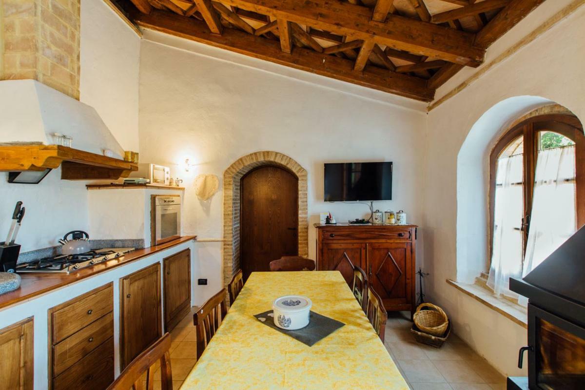 Вилла Casa Conti Di Sotto Гаворрано Экстерьер фото