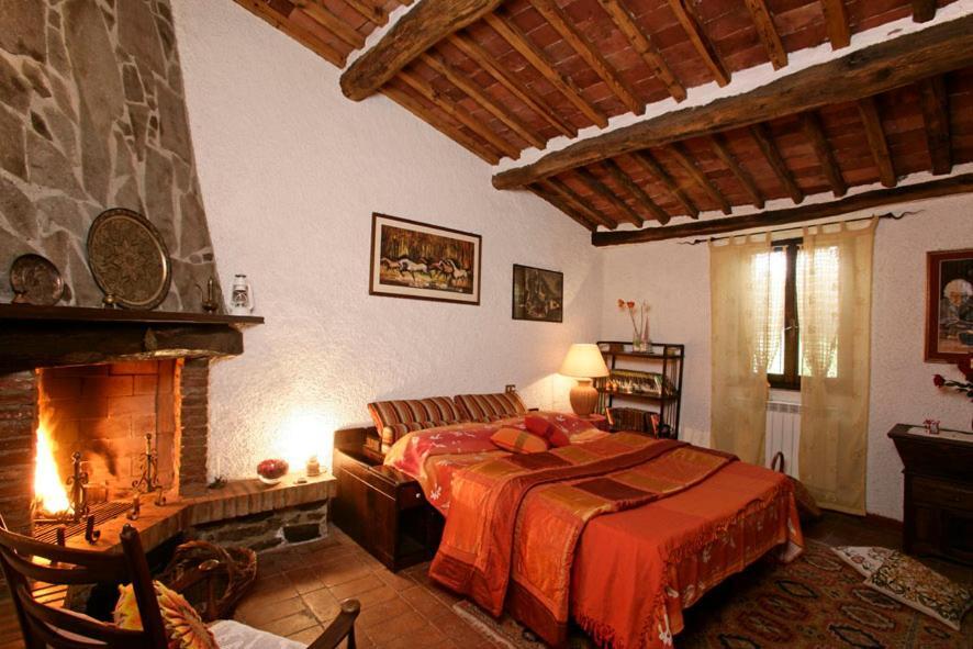 Вилла Casa Conti Di Sotto Гаворрано Экстерьер фото
